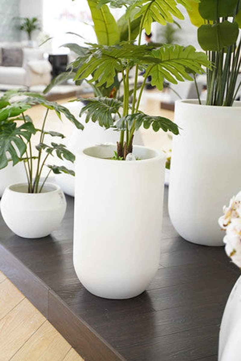 32" PLANTER DECO - WHITE